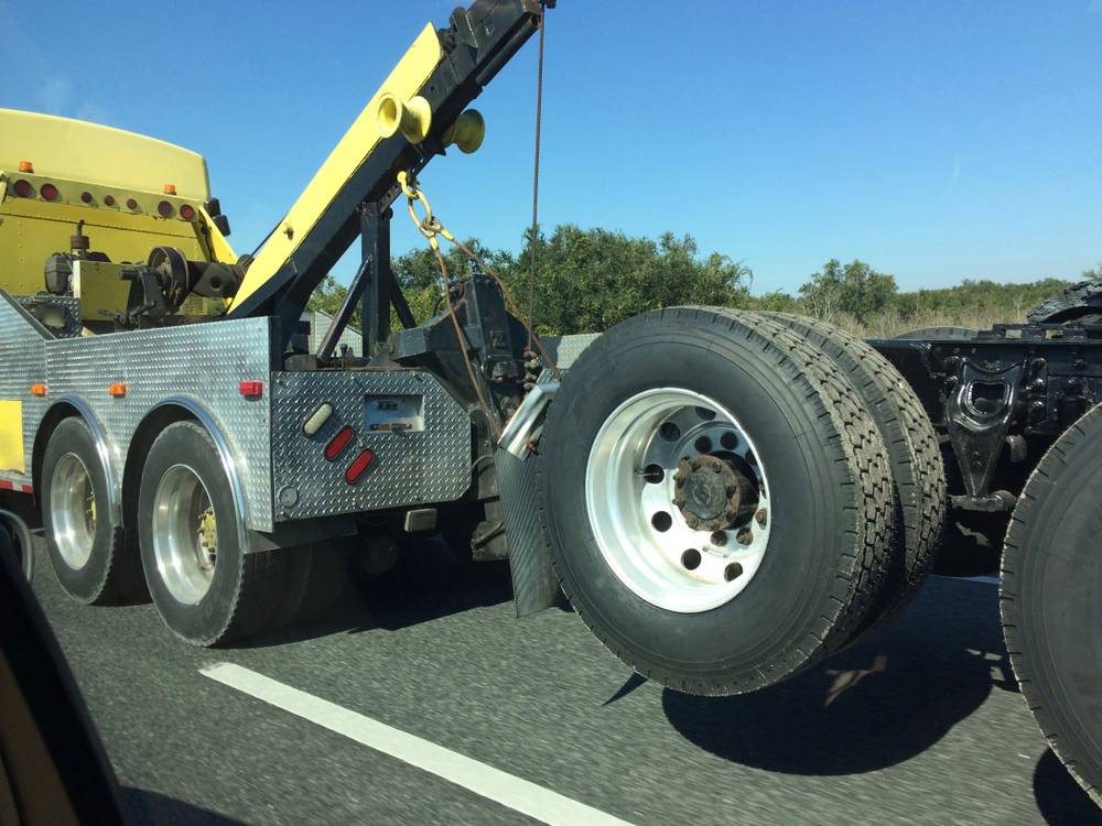 Photo of a truck on the tow truck